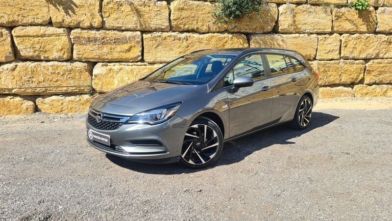 Cinzento Usado 2019 Opel Astra Edition Carrinha | € 14.500 (Preço justo) - Imagem 1/4
