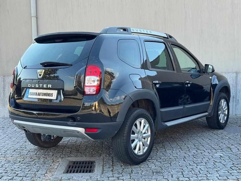 Usado Dacia Duster 109 HP (80 kW) 2015 Preto SUV