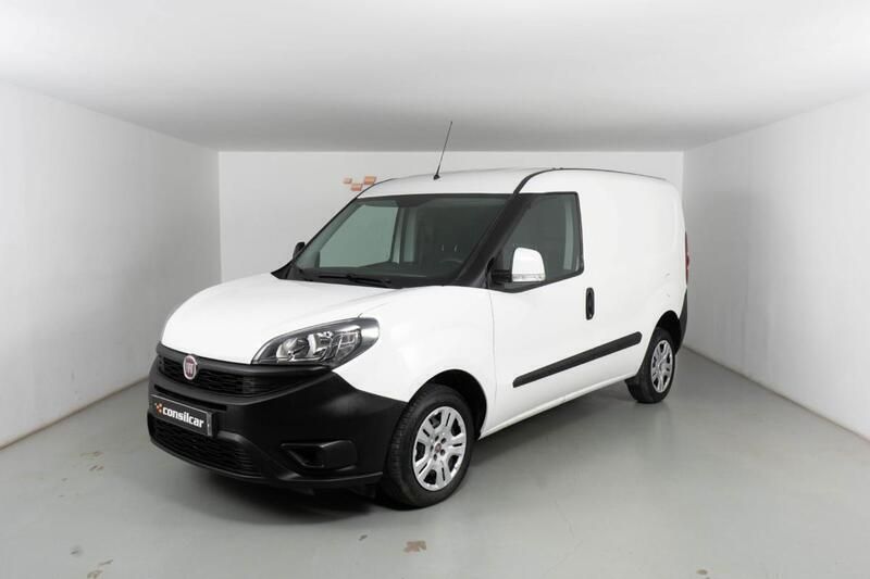 Branco Usado 2021 Fiat Doblò Monovolume | € 12.680 (Preço justo) - Imagem 1/4
