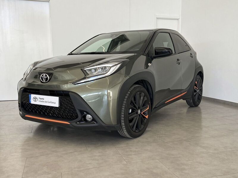 Verde Usado 2022 Toyota Aygo Limited Citadino | € 19.500 (Caro) - Imagem 1/4