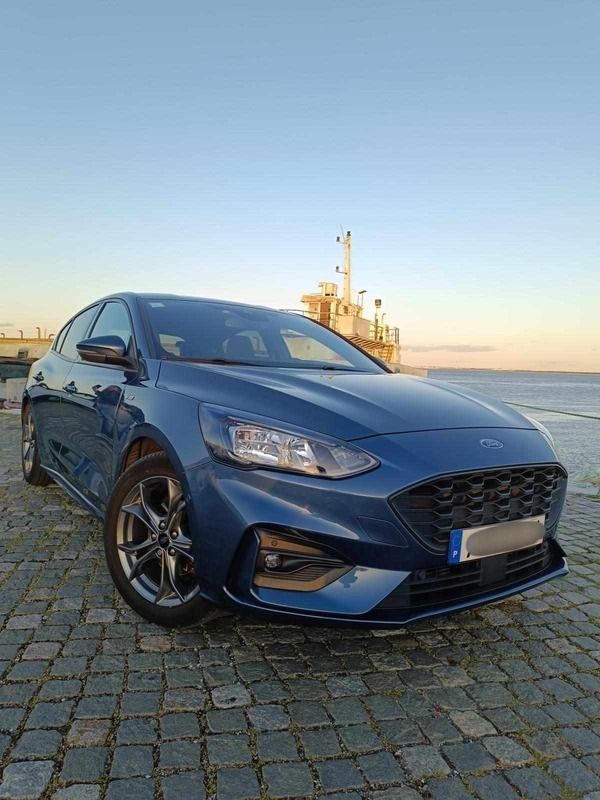 Azul Usado 2020 Ford Focus ST-Line Sedan | € 16.250 (Super Preço) - Imagem 1/4