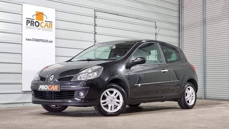 Usado Renault Clio II 75 HP (55 kW) 2006 Preto