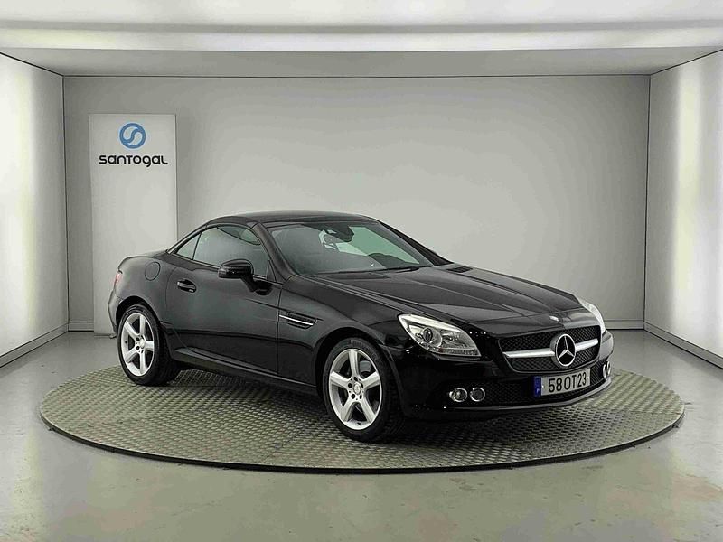 Preto Usado 2014 Mercedes SLK250 Cabrios | € 28.990 - Imagem 1/4