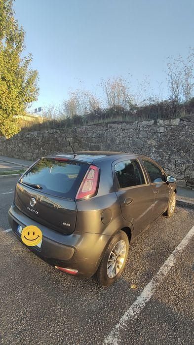 Usado Fiat Punto Evo 90 HP (66 kW) 2011 Citadino