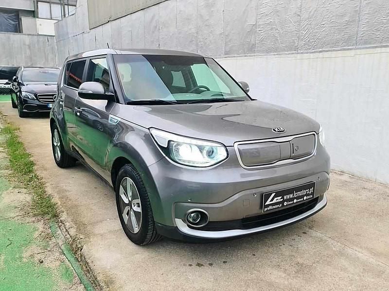 Cinzento Usado 2018 Kia Soul EV 3 SUV | € 13.000 (Preço justo) - Imagem 1/4