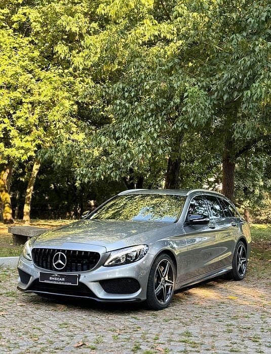 Cinza Usado 2015 Mercedes C180 AMG line Sedan | € 18.999 (Bom preço) - Imagem 1/4