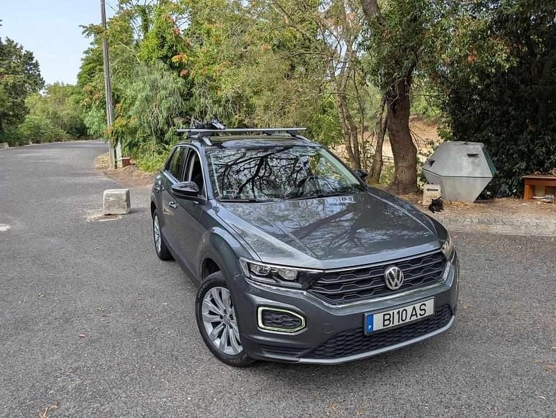 Cinzento Usado 2019 VW T-Roc SUV | € 22.400 (Bom preço) - Imagem 1/4