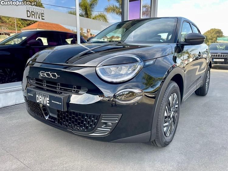 Preto Usado 2025 Fiat 600 Pop SUV | € 24.900 (Preço justo) - Imagem 1/1