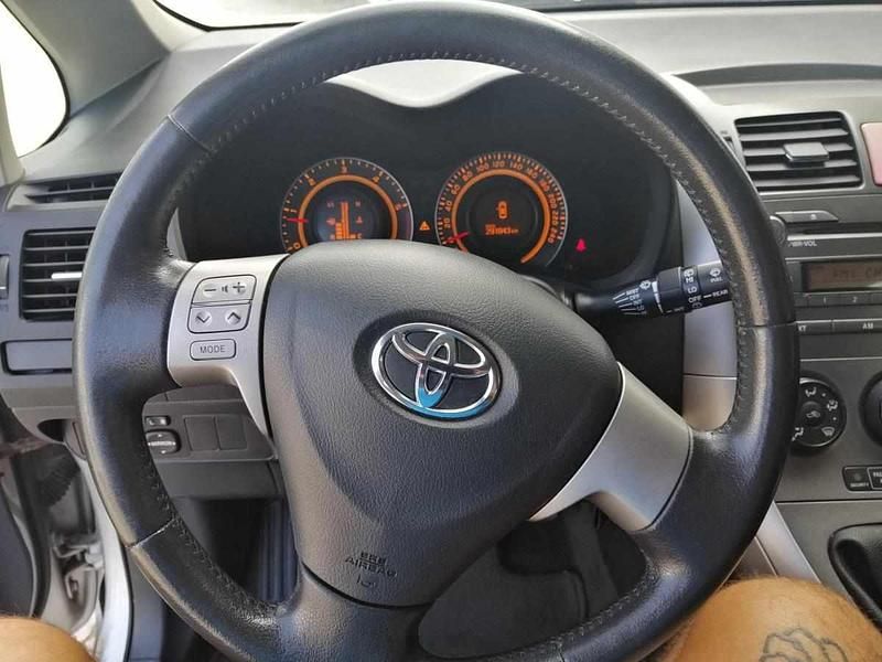 Usado Toyota Auris 90 HP (66 kW) 2007 Cinzento Citadino