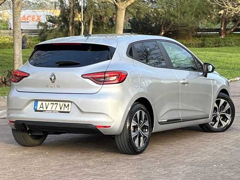 Cinza Usado 2023 Renault Clio V Evolution | € 18.997 (Preço justo) - Imagem 1/4