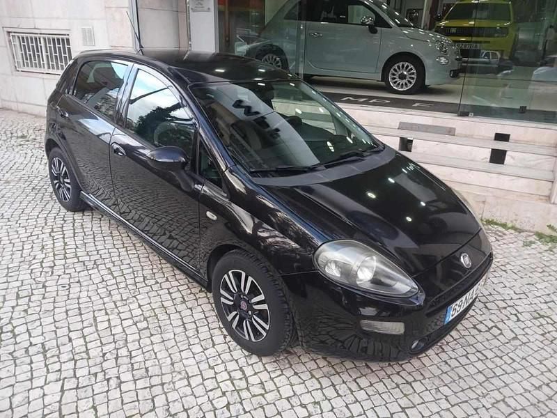 Usado Fiat Punto 85 HP (62 kW) 2012 Preto Citadino