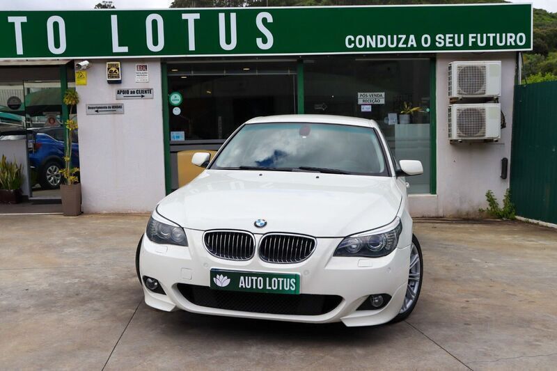 Branco Usado 2008 BMW 520 Sport Line Sedan | € 12.970 - Imagem 1/4