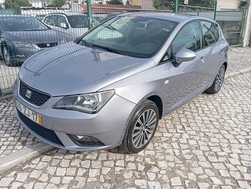 Cinza Usado 2016 Seat Ibiza CONNECT | € 9.900 (Bom preço) - Imagem 1/4