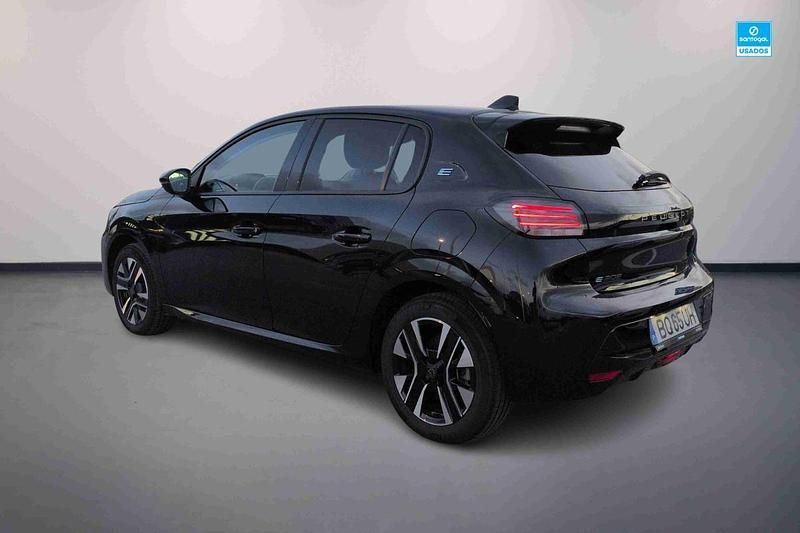 Usado Peugeot e-208 Allure 114 kW (156 HP) 2025 Preto Citadino