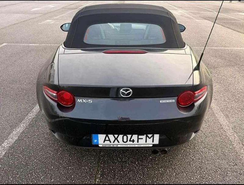 Usado Mazda MX5 132 HP (97 kW) 2023 Preto Cabrios