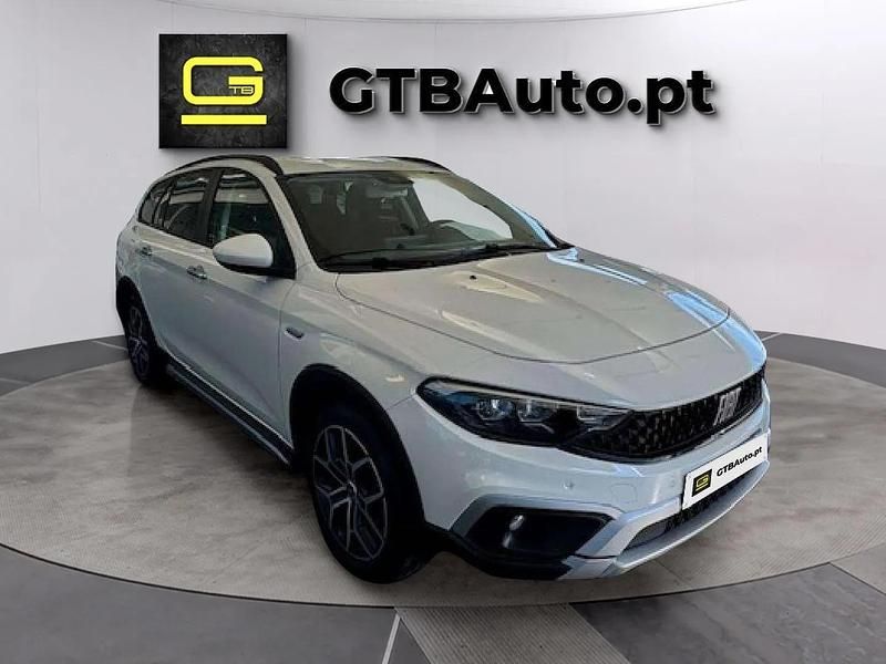 Branco Usado 2023 Fiat Tipo Cross Carrinha | € 19.250 (Preço justo) - Imagem 1/4