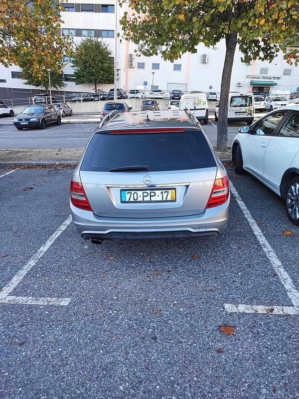 Cinzento Usado 2011 Mercedes C200 Carrinha | € 12.990 (Preço justo) - Imagem 1/4