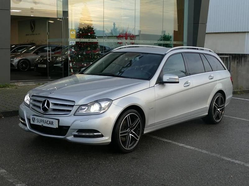 Cinzento Usado 2014 Mercedes C250 | € 14.990 - Imagem 1/4