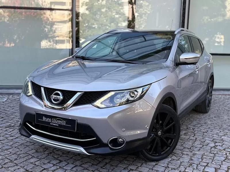 Cinzento Usado 2015 Nissan Qashqai 360º SUV | € 13.900 (Bom preço) - Imagem 1/4