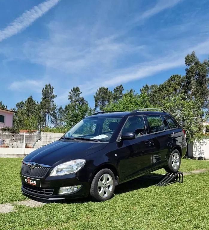 Preto Usado 2014 Skoda Fabia Active Citadino | € 7.990 (Bom preço) - Imagem 1/4