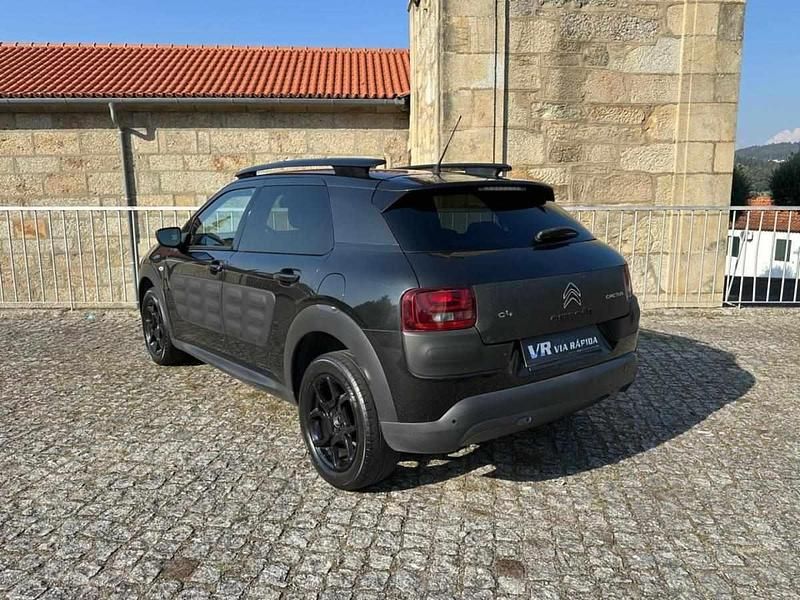 Usado Citroën C4 Cactus 82 HP (60 kW) 2018 Preto Citadino