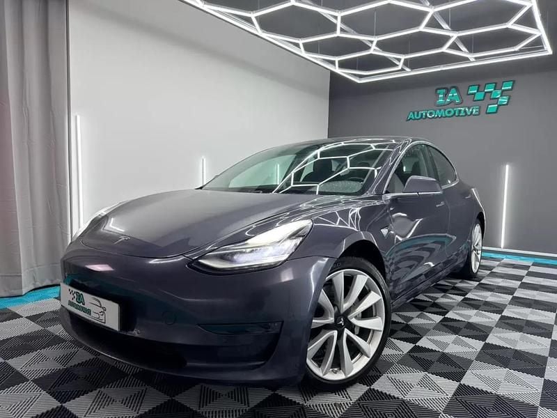Cinzento Usado 2019 Tesla Model 3 Sedan | € 17.750 (Bom preço) - Imagem 1/4