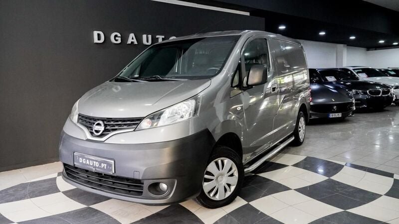 Cinzento Usado 2015 Nissan NV200 Van | € 8.990 - Imagem 1/4