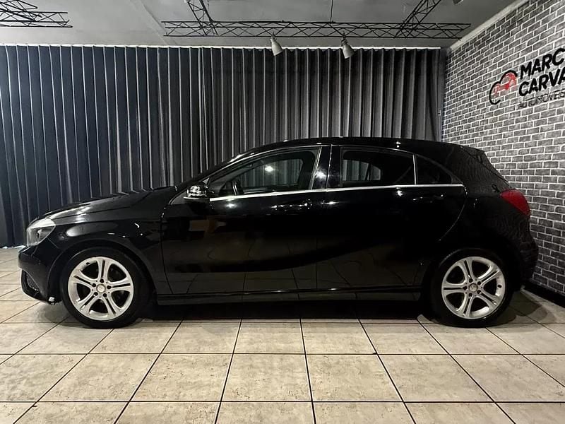 Usado Mercedes A180 Urban 109 HP (80 kW) 2014 Preto