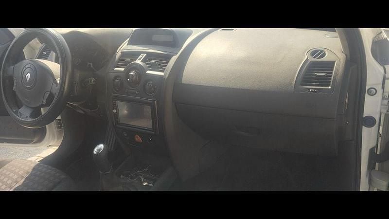 Usado 2008 Renault Mégane II | € 2.600 (Bom preço) - Imagem 1/4