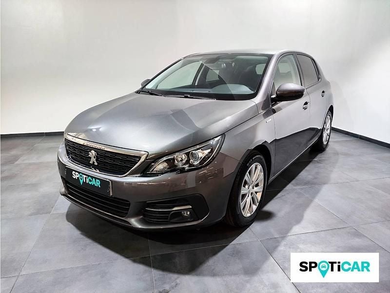 Cinzento Usado 2021 Peugeot 308 Style Sedan | € 17.950 (Preço justo) - Imagem 1/4