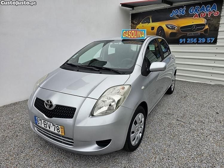 Cinza Usado 2006 Toyota Yaris | € 4.250 (Bom preço) - Imagem 1/1