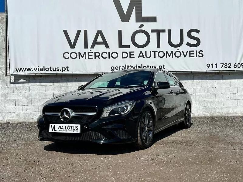 Usado Mercedes CLA180 Shooting Brake Style 116 HP (85 kW) 2016 Preto Carrinha