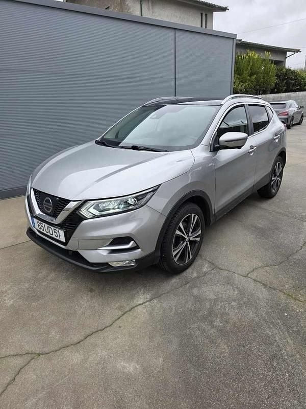 Usado Nissan Qashqai 115 HP (84 kW) 2018 Cinzento SUV