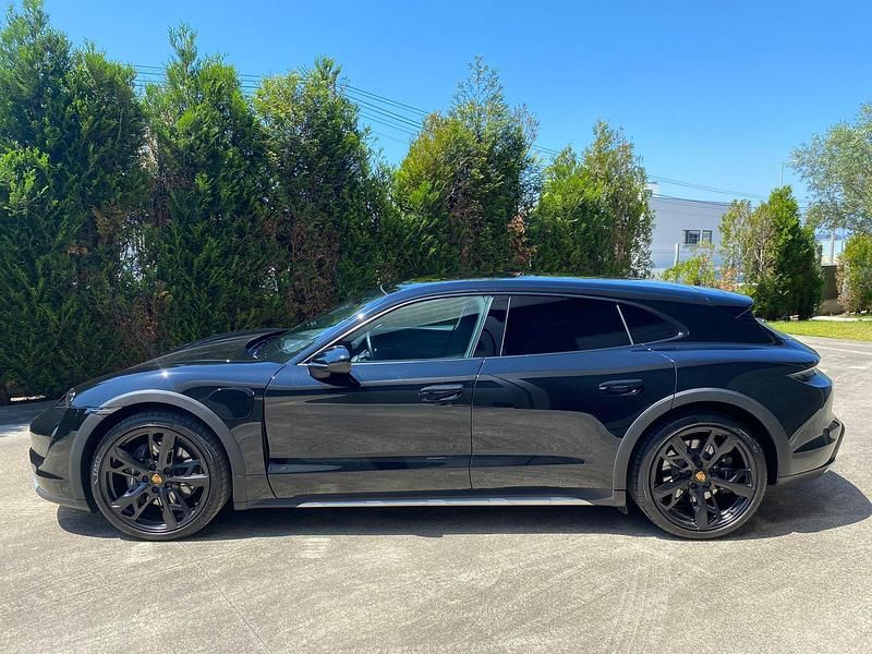 Usado Porsche Taycan 350 kW (476 HP) 2022 Preto Sedan