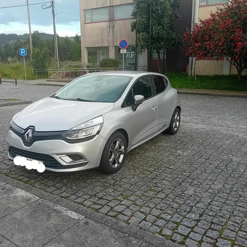 Cinzento Usado 2017 Renault Clio IV Citadino | € 11.750 (Preço elevado) - Imagem 1/4