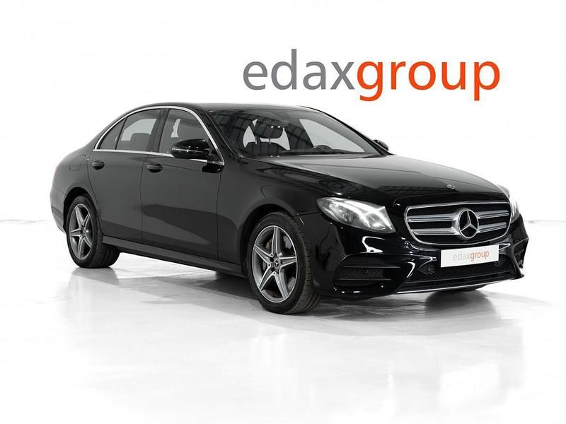 Preto Usado 2019 Mercedes E300 AMG line Sedan | € 32.990 (Preço justo) - Imagem 1/4