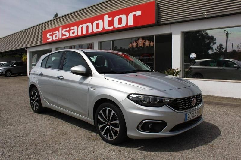 Cinzento Usado 2019 Fiat Tipo | € 11.900 (Preço elevado) - Imagem 1/4