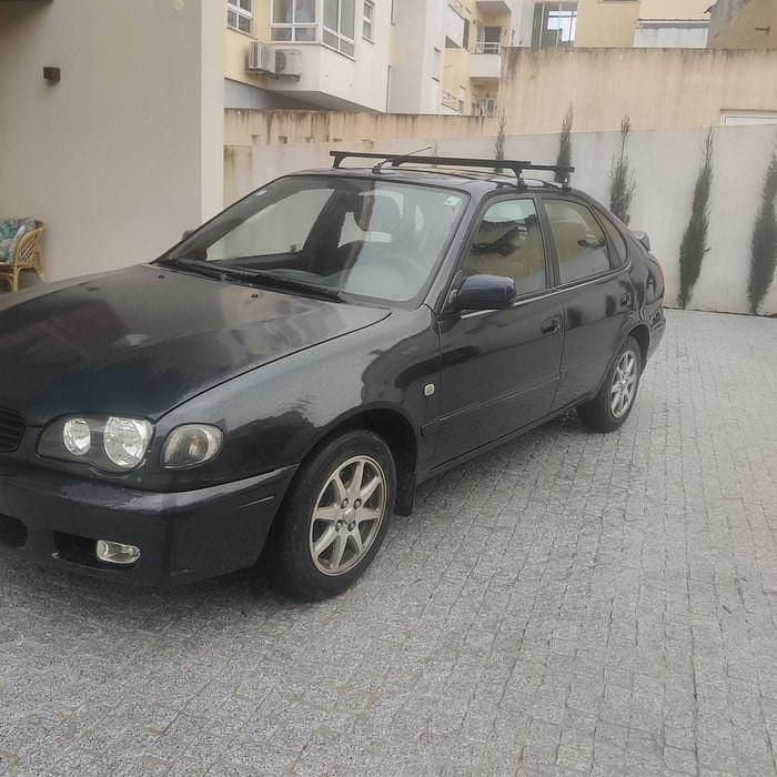 Usado 2001 Toyota Corolla Sedan | € 2.950 - Imagem 1/4