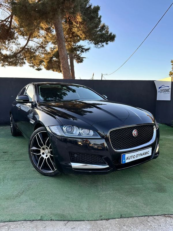 Preto Usado 2017 Jaguar XF Pure Sedan | € 24.900 (Preço justo) - Imagem 1/4