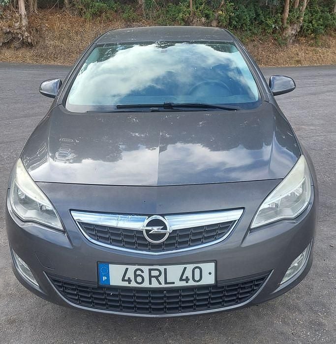 Usado 2011 Opel Astra Sedan | € 4.100 (Bom preço) - Imagem 1/4