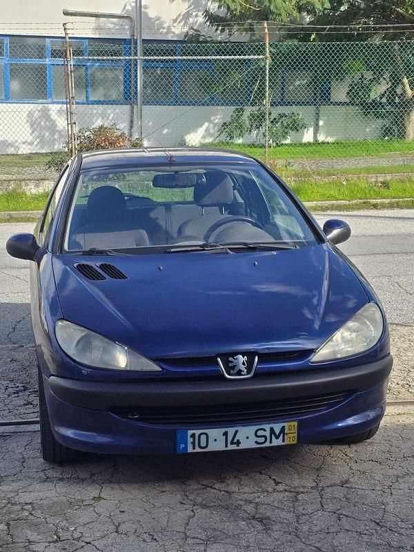 Azul Usado 2001 Peugeot 206 Citadino | € 1.400 (Bom preço) - Imagem 1/2
