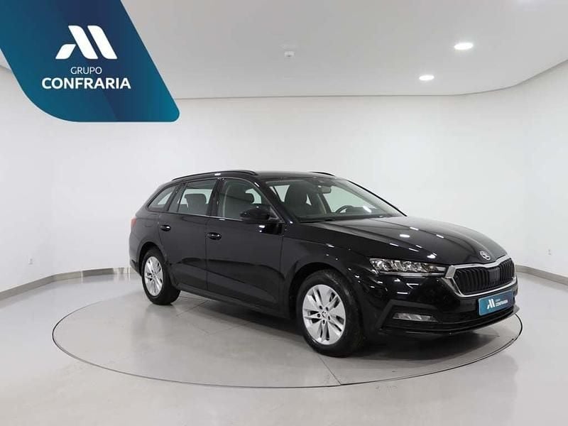 Preto Usado 2023 Skoda Octavia Carrinha | € 27.580 (Preço elevado) - Imagem 1/4