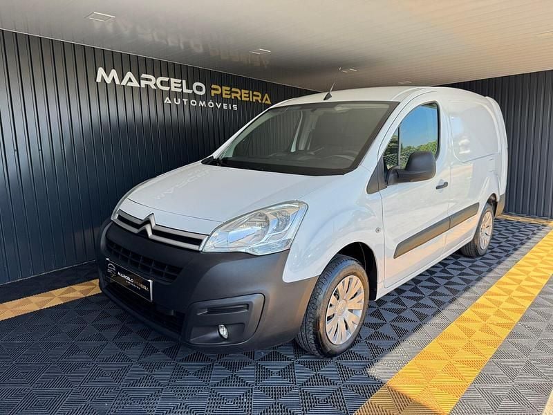 Branco Usado 2017 Citroën Berlingo Monovolume | € 9.500 (Bom preço) - Imagem 1/4