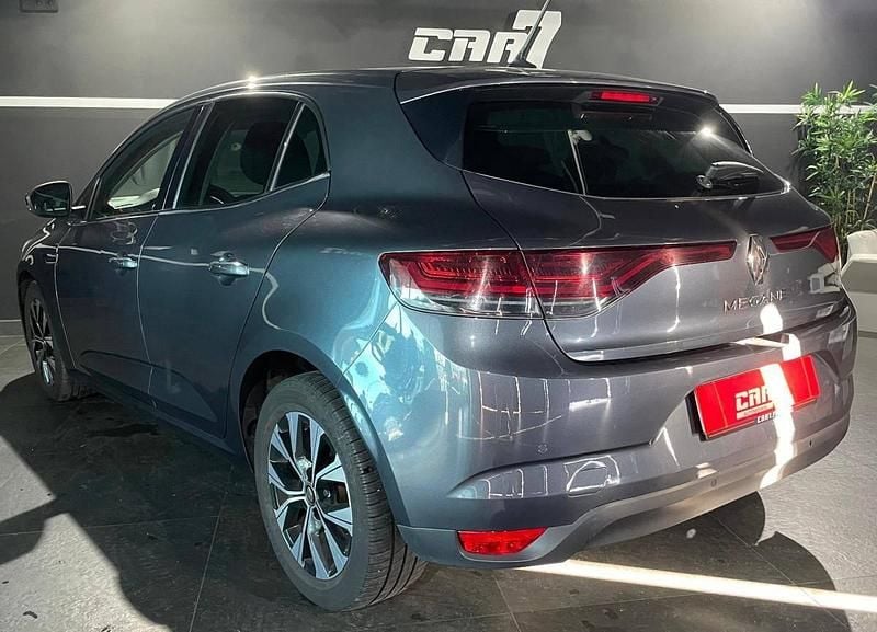 Usado Renault Mégane IV Intens 140 HP (102 kW) 2021 Cinza