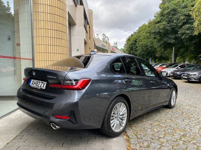 Usado BMW 320 Sport Line 204 HP (150 kW) 2021 Cinza Sedan