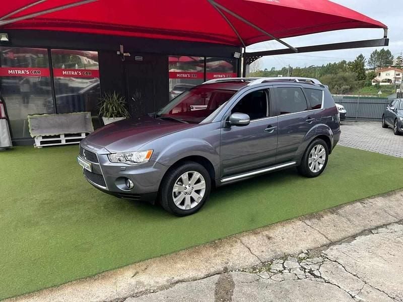 Cinzento Usado 2011 Mitsubishi Outlander SUV | € 11.950 - Imagem 1/4