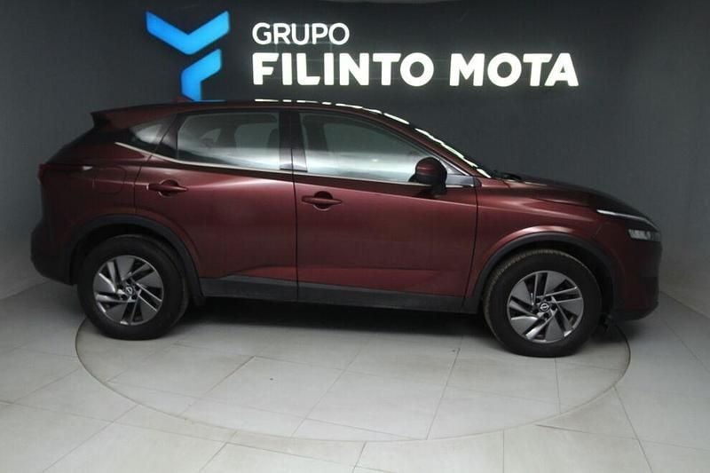 Usado Nissan Qashqai Acenta 140 HP (102 kW) 2024 Vermelho SUV