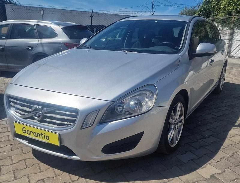 Cinzento Usado 2011 Volvo V60 Carrinha | € 9.950 (Preço justo) - Imagem 1/4