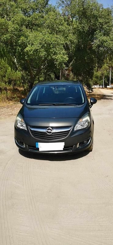 Cinzento Usado 2015 Opel Meriva Monovolume | € 8.000 - Imagem 1/4