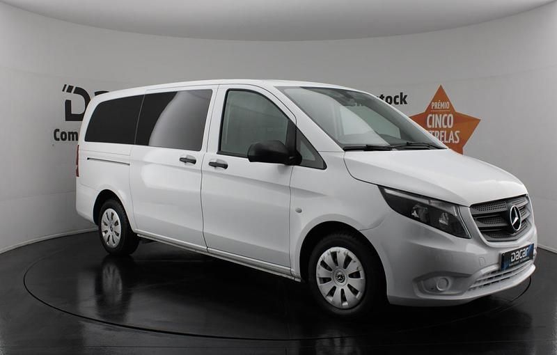 Branco Usado 2019 Mercedes Vito Monovolume | € 28.699 (Caro) - Imagem 1/4